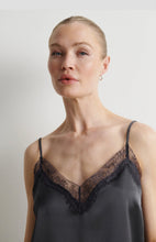 Glimps Lace Strap Top