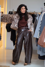 BROWN LAQUEE BARREL TROUSERS