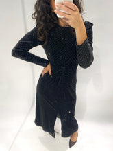 HELLA VELOURS DRESS - YAS