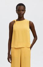 Slflaura trim top - 2 colours - Selected