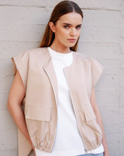 Eclips vest - March23