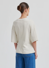 Enora brooch tee - Second Female