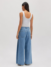 Alani pleated jeans