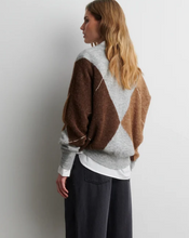 Forca v-n knit - Second Female